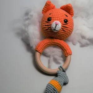Дрънкалка Оранжево Котенце с рибка Амигуруми Дрънкалка Оранжево Котенце с рибка Амигуруми